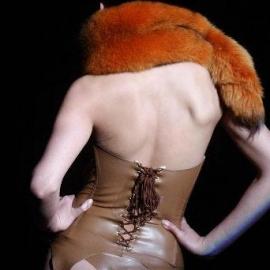 中国名模展示内衣品牌