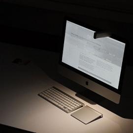极简型办公灯
