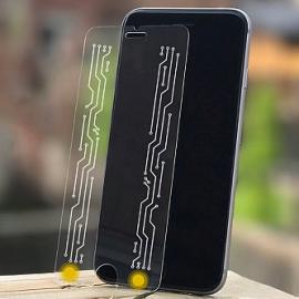 这张钢化膜能为iPhone添加两个导航键